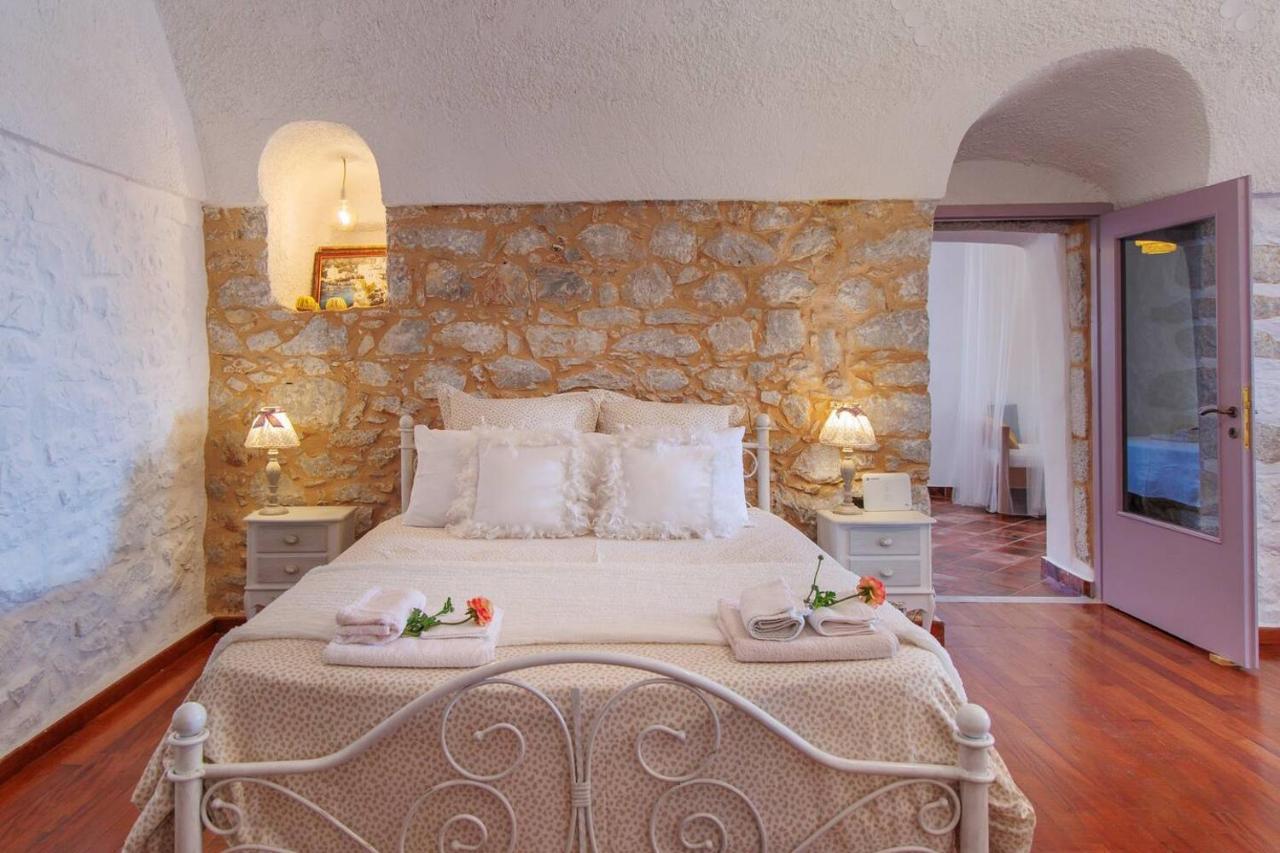 Iliana'S House - Spacious Cave House In The Center Of Areopolis Exterior foto